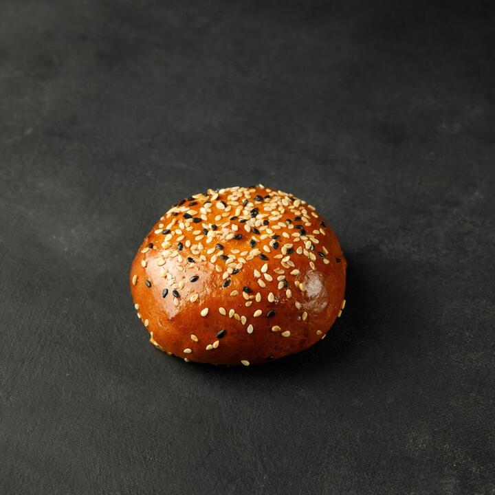 Пирожок с рыбой и картофелем